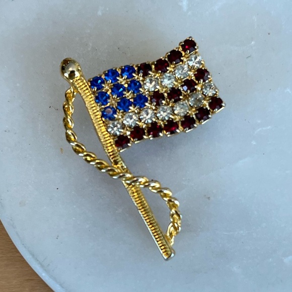 American Flag Brooch Gold Tone with Red, White, and Blue Rhinestones - Picture 12 of 13